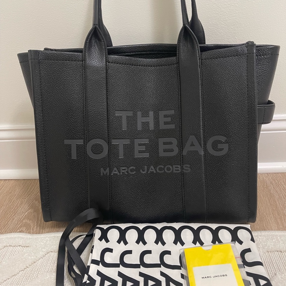 Marc Jacobs The Leather Tote Bag Large